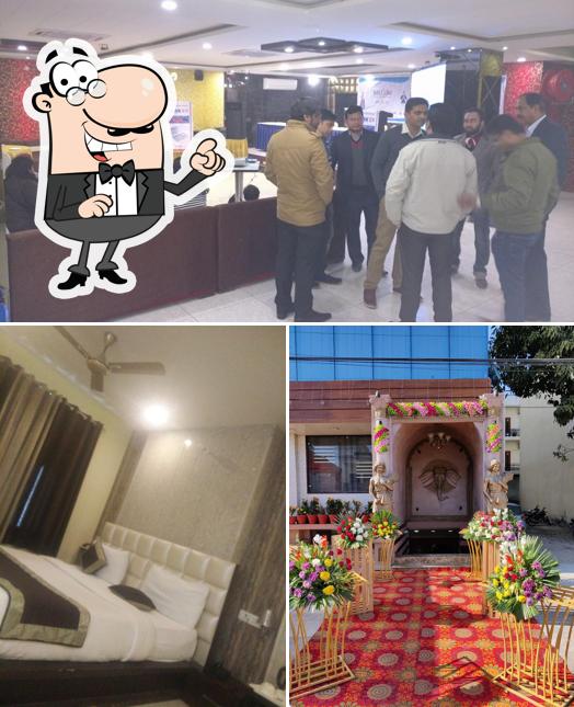 Take a seat at one of the tables at Motel Blue Sapphire