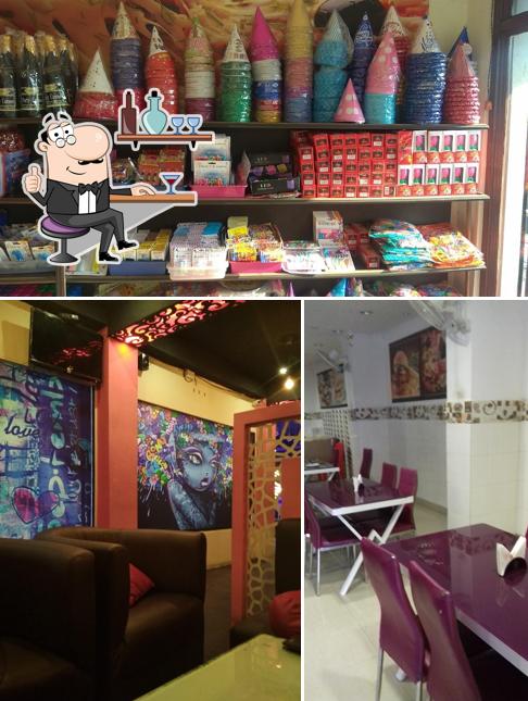 The photo of Baker's Hub’s interior and food