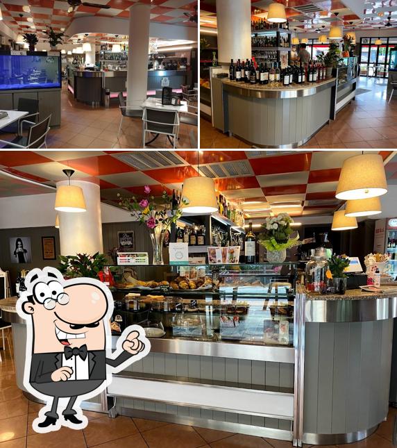 Siediti a un tavolo di Bar Dallas My Story