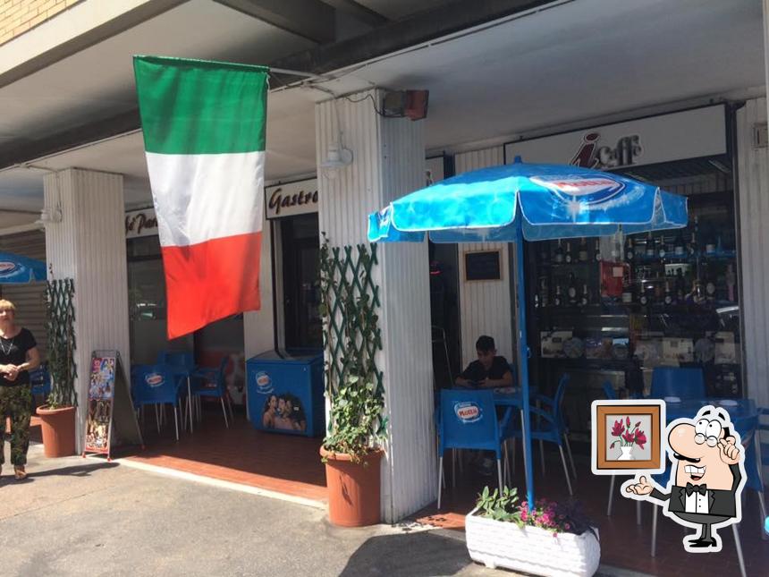 Gli interni di Caffè Paradise