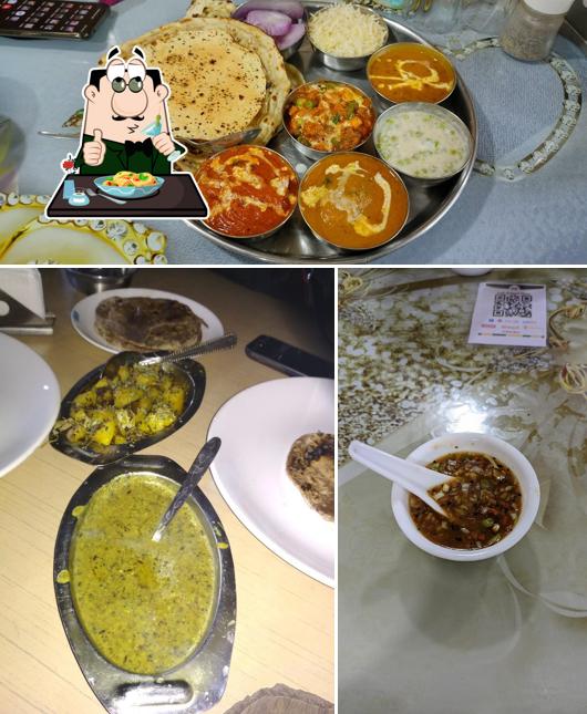 Food at Auli 'D' Food Plaza