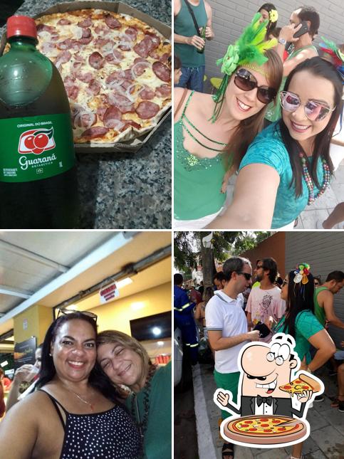 Escolha pizza no WOW! COMEDORIA