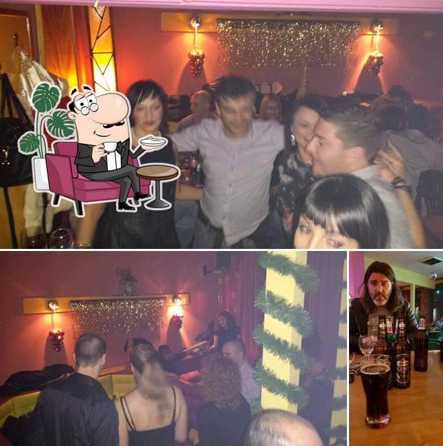 La foto di interni e birra da Dali