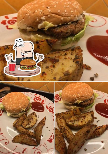 Order a burger at Foozy