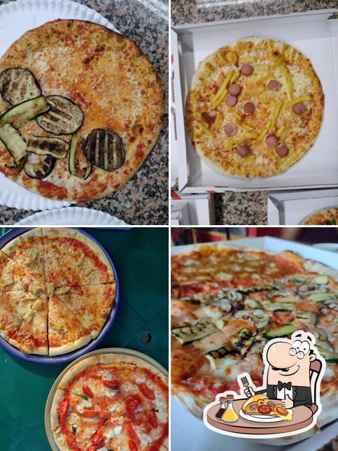 Ordina tra le svariate varianti di pizza