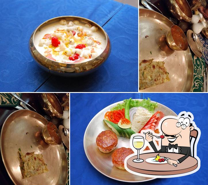 Food at Daawat-E-Nawab - Taj Hotel & Convention Centre, Tajganj