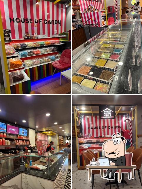 The interior of GIANIS ICECREAM