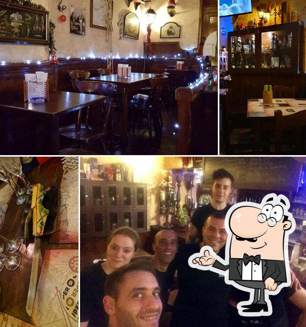 Siediti a un tavolo di Puerto Dino