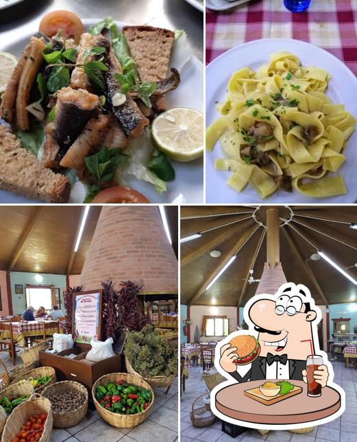 Ordina un hamburger a Agriturismo Ai Carconi - Prodotti tipici a Lagonegro