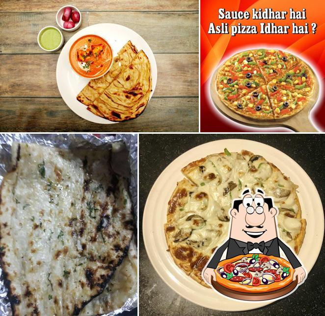Try out pizza at Spooky Sky, Paharganj