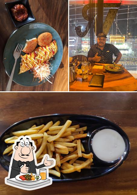 Food at Wild Rovers Sky Bar