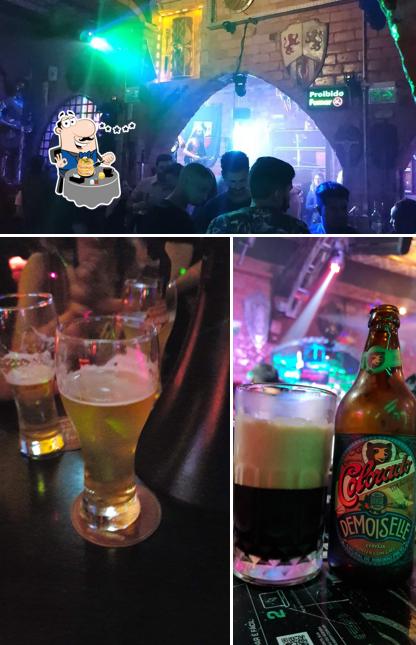 O Pub Bar Informal se destaca pelo comida e interior