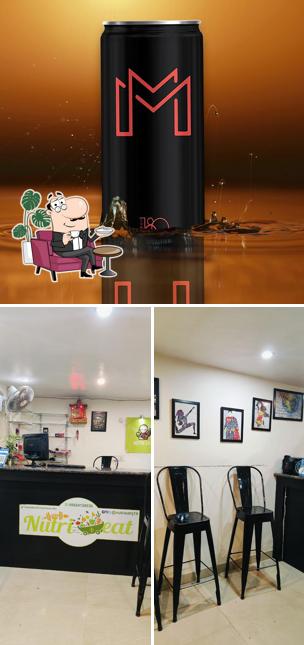 Take a seat at one of the tables at Nutrieat- Healthy-food-in-jodhpur