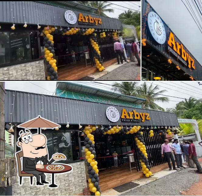 The exterior of Arbyz Fried & Grill