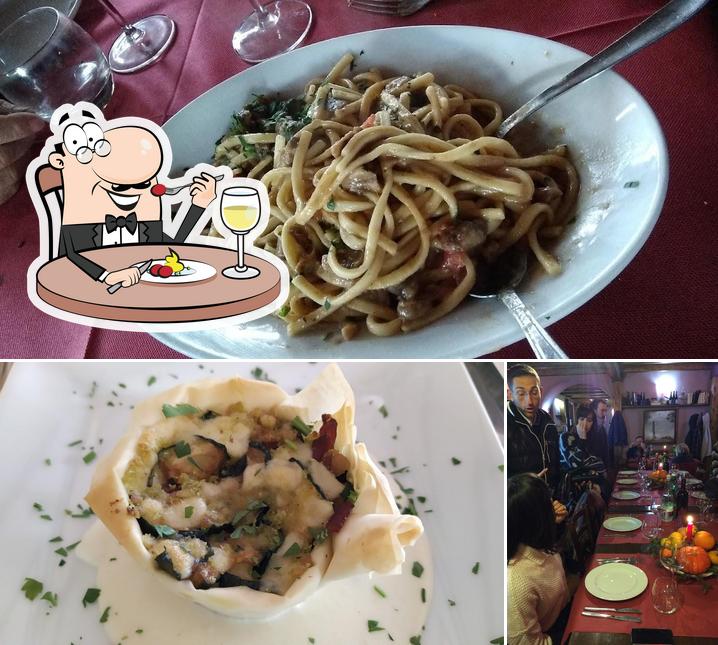 La cibo e bancone da bar del ristorante