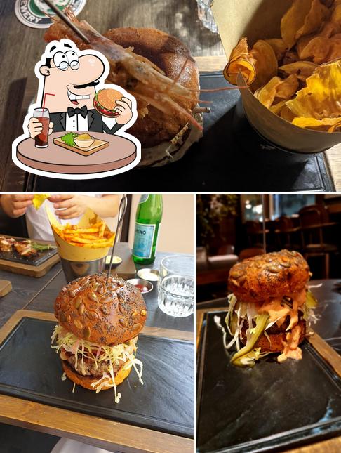 Ordina un hamburger a Al Mercato Steaks Burgers Corso Venezia