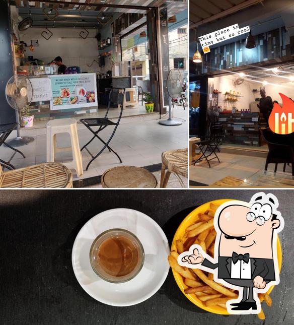 The photo of Cha Haat’s interior and food