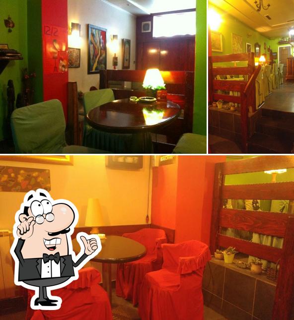 Siediti a un tavolo di Summit Club