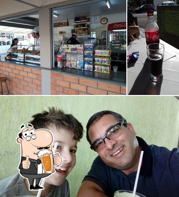 Você pode tomar uma tulipa de cerveja leve ou escura