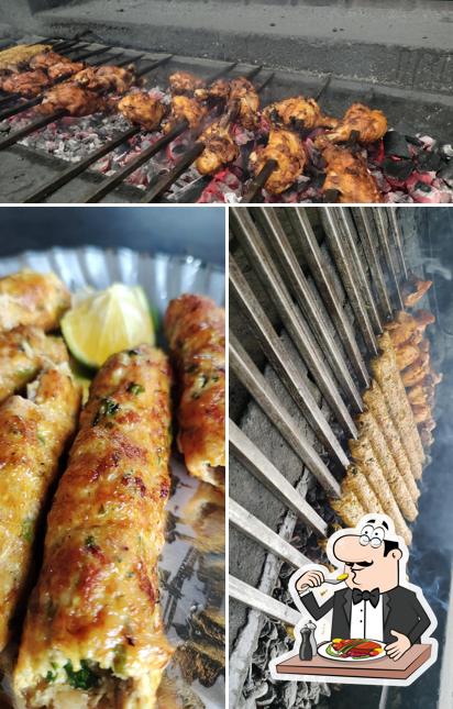 Food at Ayesha chicken mamna