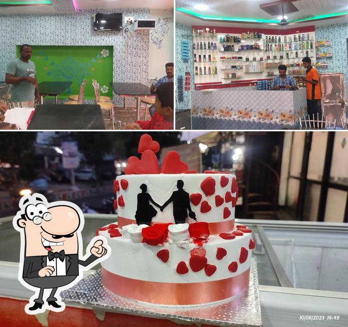 The image of Royal Cafe’s interior and food