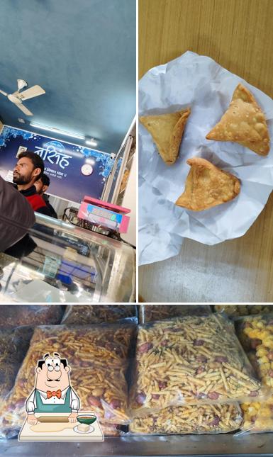 Samosa at Narsingh namkeen Bhandar
