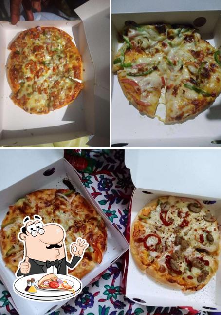 Pick pizza at Ismail Food Court