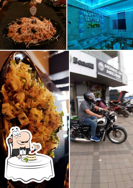 Street View Cafe provides a number of desserts