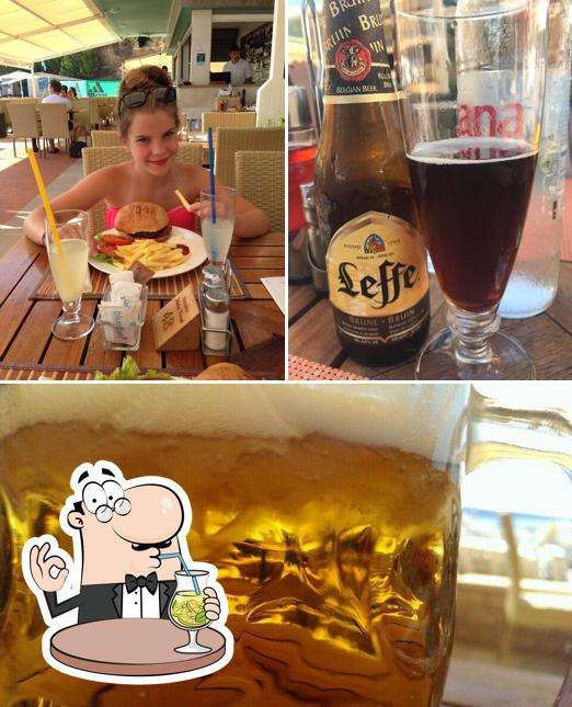 Goditi un drink dal menu