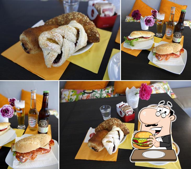 Concediti un bell'hamburger a Bar Caffè La Rotonda