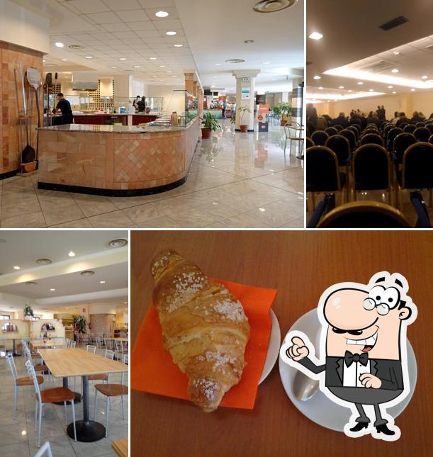 Siediti a un tavolo di Blu Marine