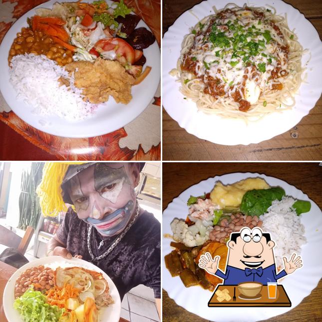 Comida em Pizzaria e Churrascaria Avenida