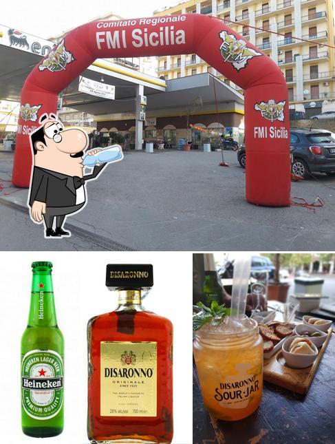 La immagine di bevanda e interni da Eni Cafè