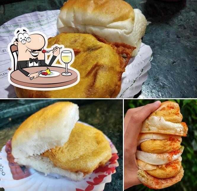 Vada pav at Ruchira Wadapav