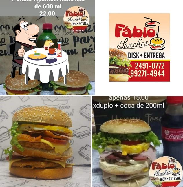 Delicie-se com um hambúrguer no Fabio Lanches