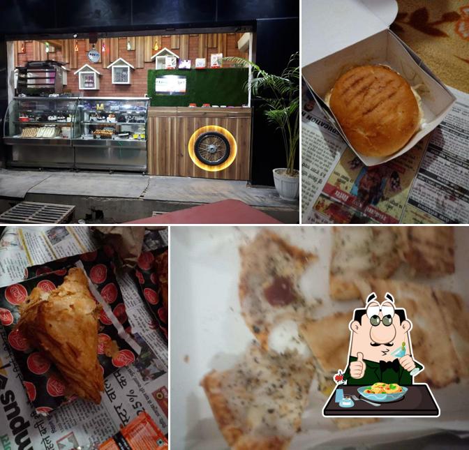 Meals at Rohit Cakes & Bakes