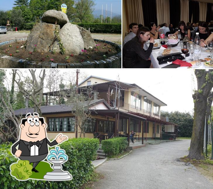 Questa è la foto che presenta la esterno e bancone da bar di BELLARIA RISTO PIZZERIA GRILL