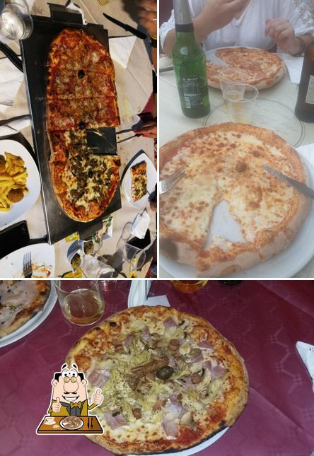 Prenditi una pizza a Art Déco café ristorante pizzeria