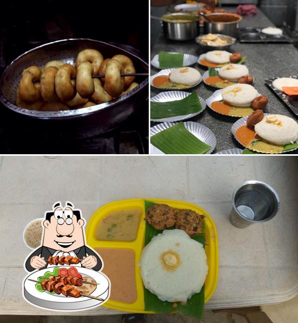 Food at Sri Shiva Darshana Shashi Thatte Idly Hotel