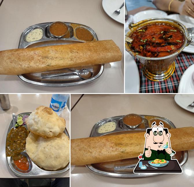 Food at Anand Bhandar, Sitabuldi, Nagpur