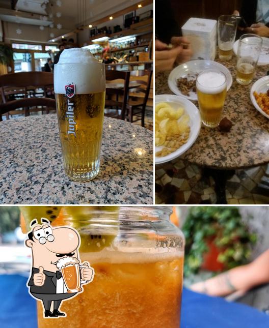 Puoi goderti un rinfrescante bicchiere di birra chiara o scura