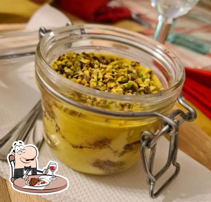 Prova i un pasto a base di carne a La Tana Di Turan