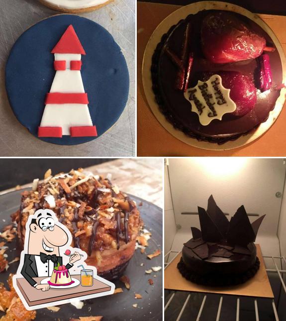 VANILLA BEANS - Gourmet Cakes, Desserts & Hampers