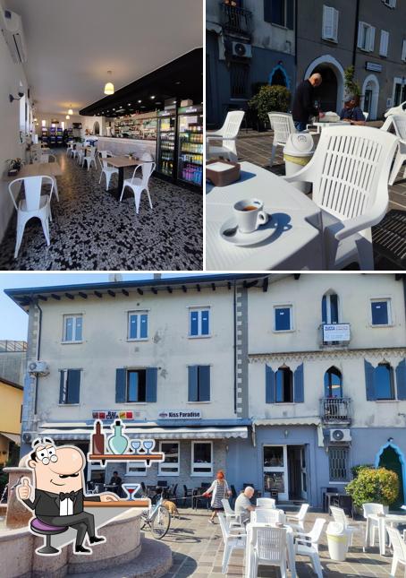 Gli interni di Caffe' Kiss Paradise