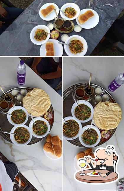 Food at Sadhana Chulivarchi Misal