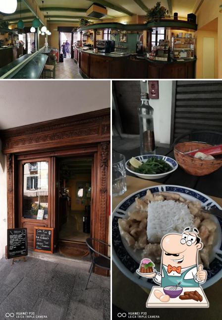 Golden Rose Cafè serve un'ampia gamma di dolci