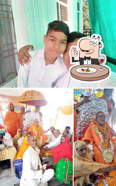 This is the picture showing food and interior at Hotel Kamalraj Bari wale