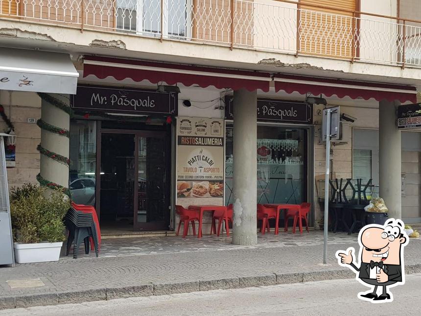 Guarda la immagine di Mr. Pasquale