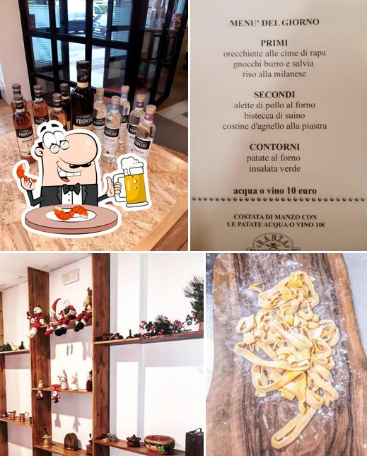 Puoi prenderti un rinfrescante bicchiere di birra chiara o scura