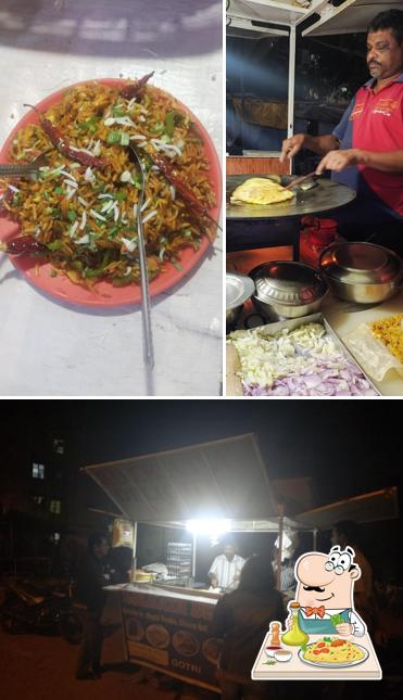 Among various things one can find food and bar counter at Kolkata Delight